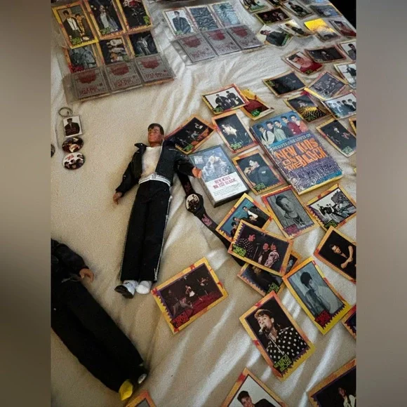 HUGE! New Kids On the Block vintage collectors lot!! - Picture 8 of 16